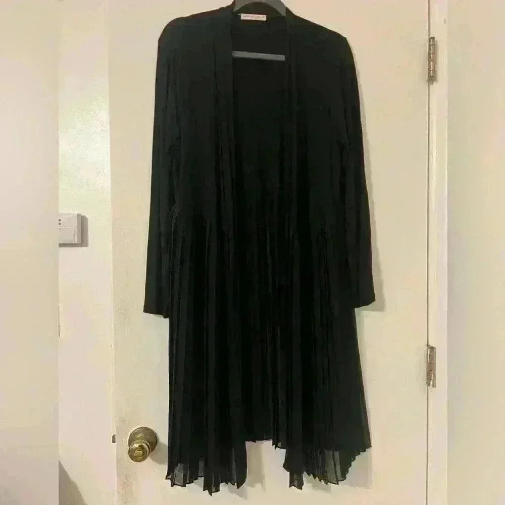 Beautiful flowy duster cardigan flowy top size M (E110)